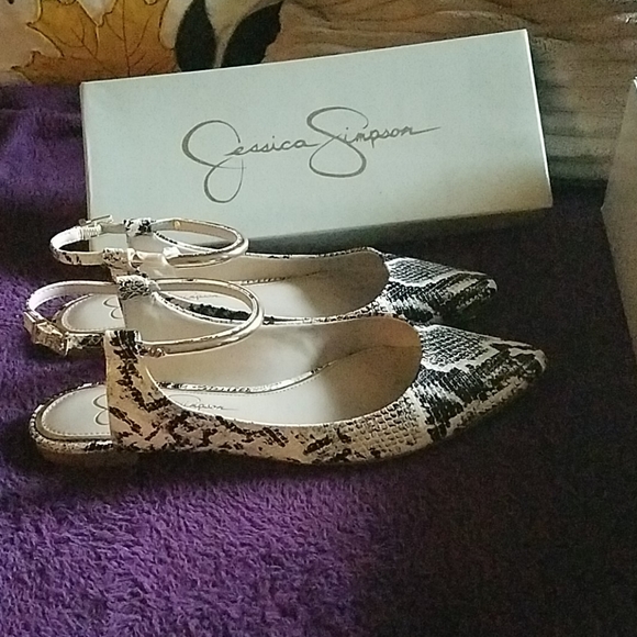 Brand new Jessica Simpson snakeskin print flats - Picture 5 of 5